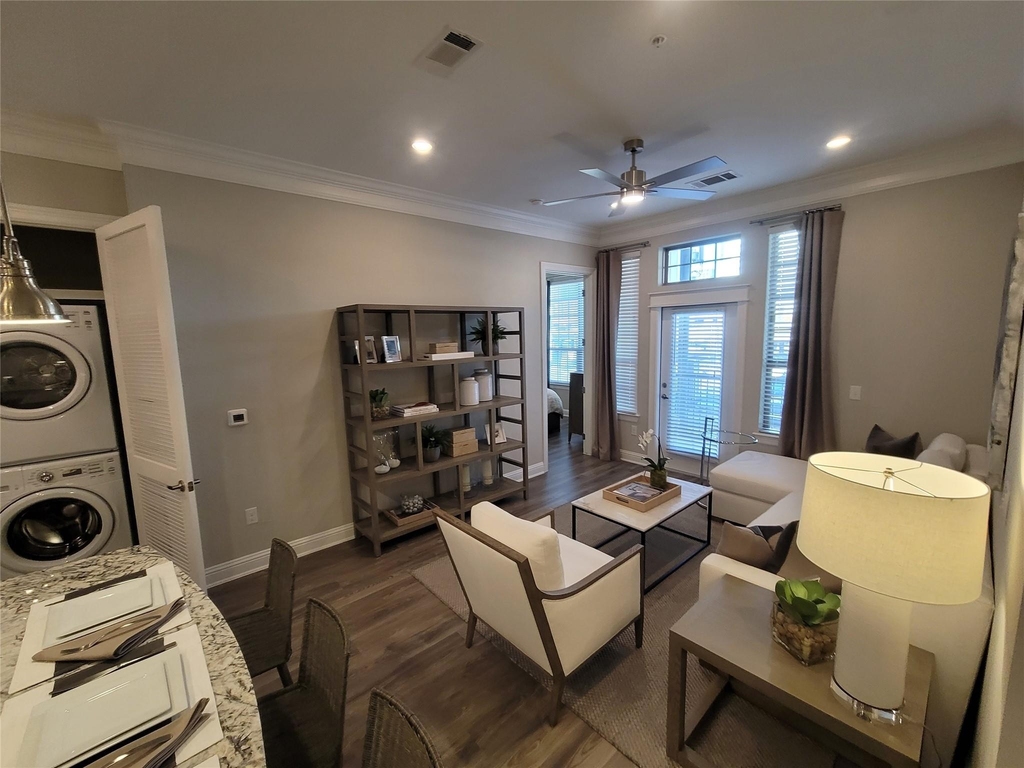 2111 Austin Street - Photo 11