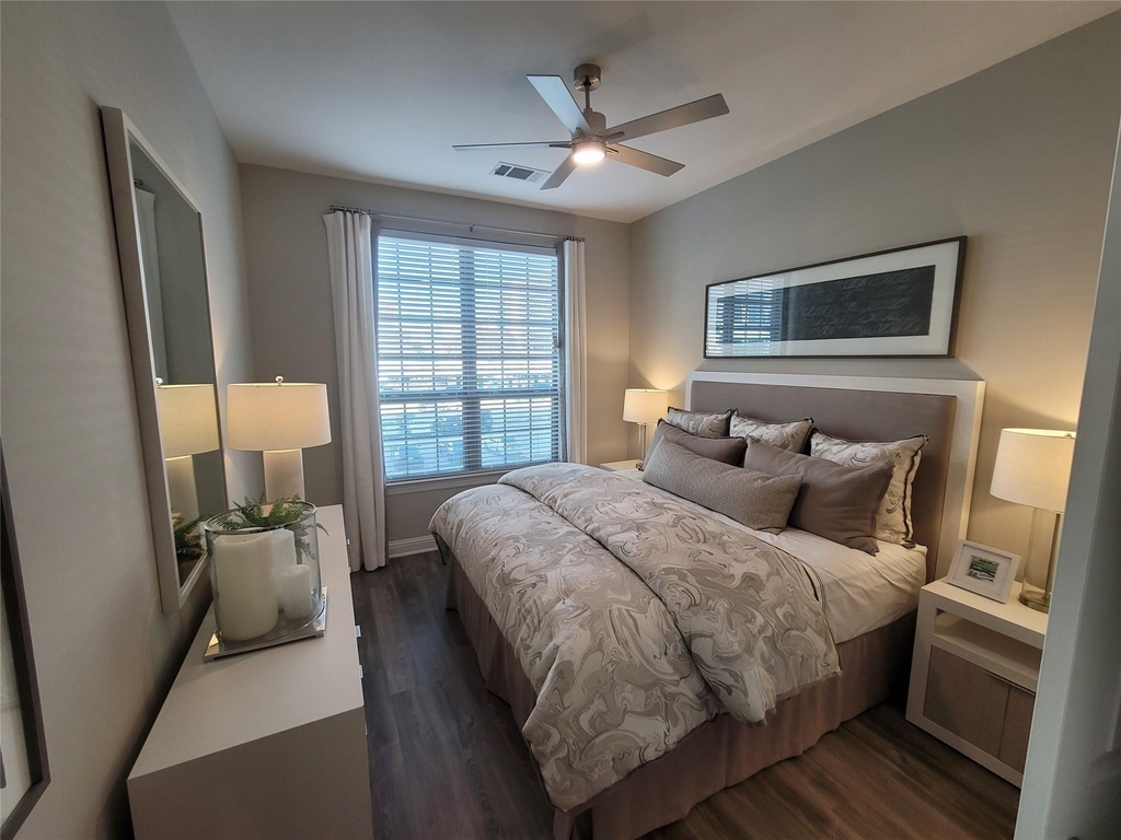 2111 Austin Street - Photo 6