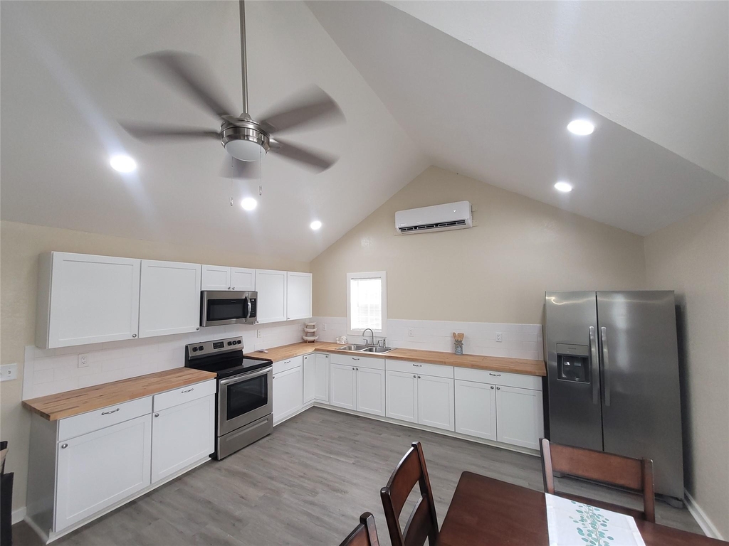 238 Ladyfish Road - Photo 1