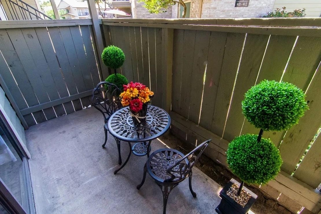 515 S Bender Avenue - Photo 2