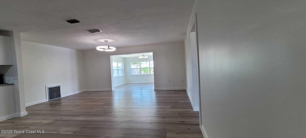 329 W Arlington Street - Photo 2