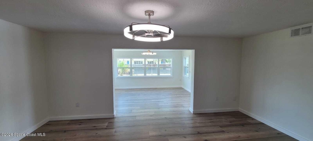 329 W Arlington Street - Photo 3