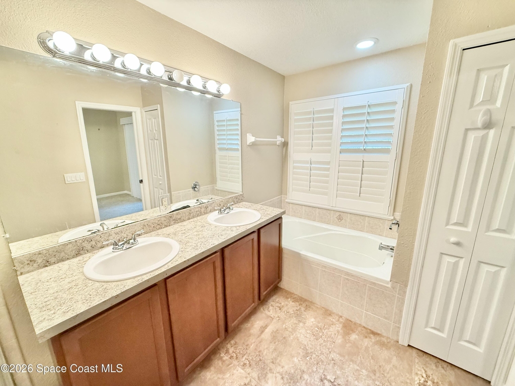 7968 Evelyn Court - Photo 12