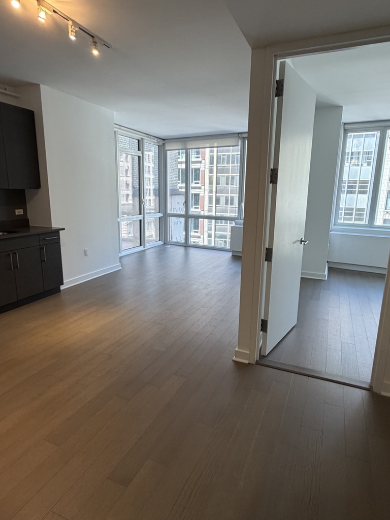 5th Avenue - Photo 1
