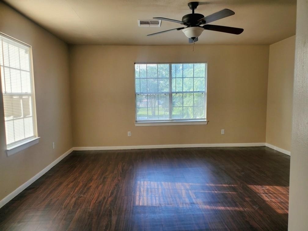 512 Avenue A - Photo 11