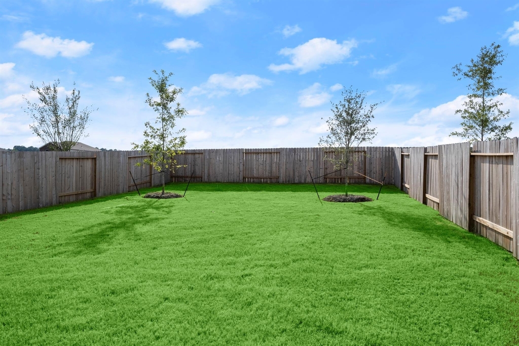 688 Amesbury - Photo 18