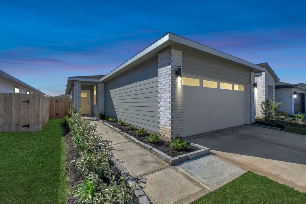 3020 Gunnersbury Drive - Photo 0