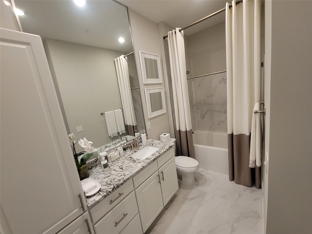 2111 Austin Street - Photo 6