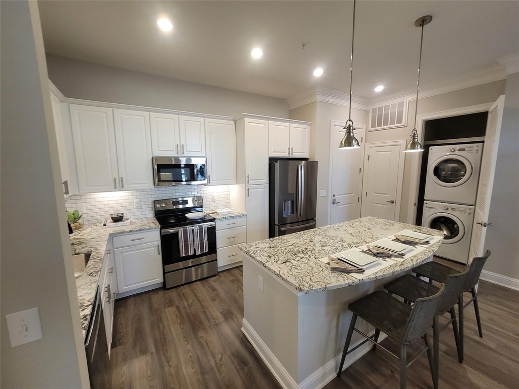 2111 Austin Street - Photo 9
