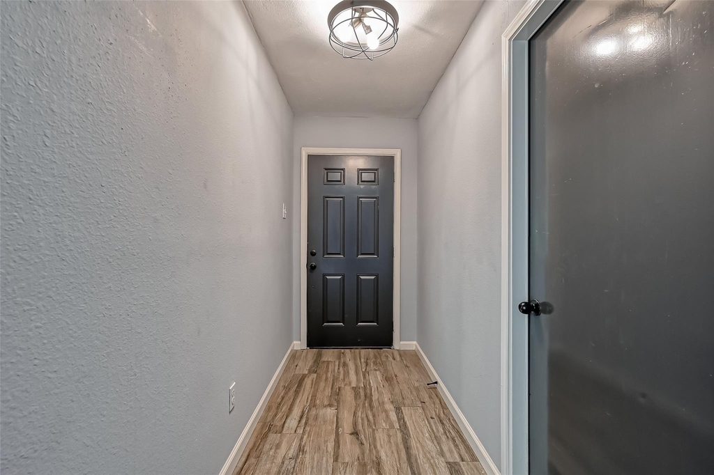 8623 Valley Forest Drive - Photo 7
