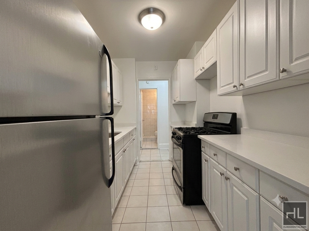 East 79th Street - Photo 2
