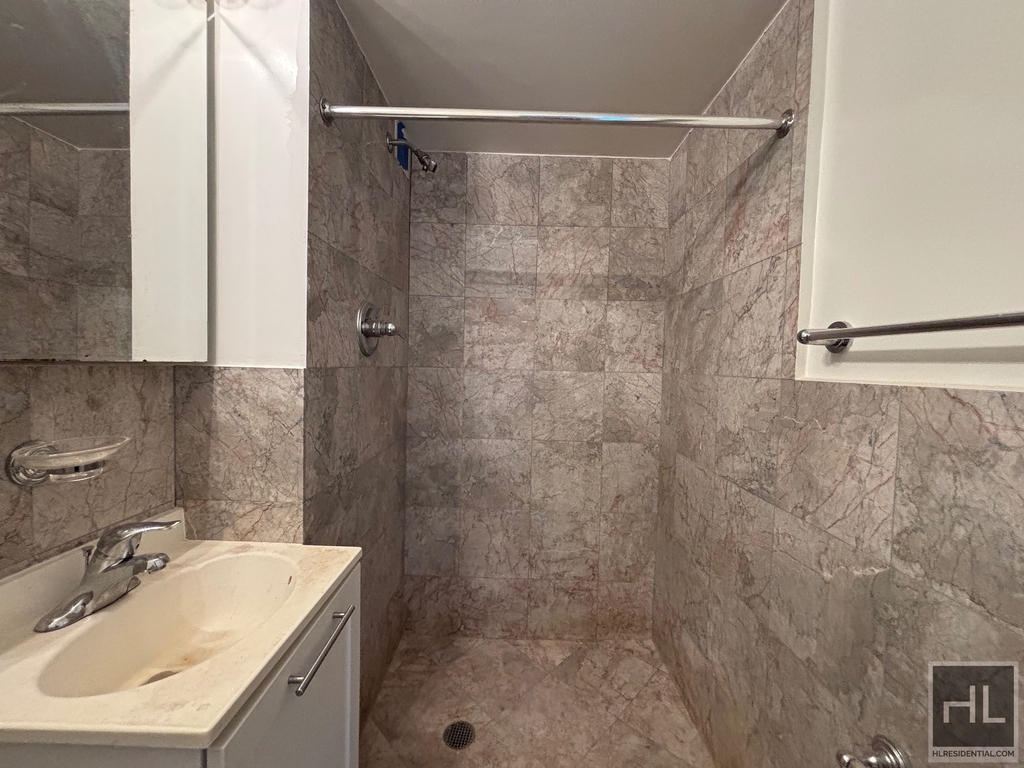 East 79th Street - Photo 7