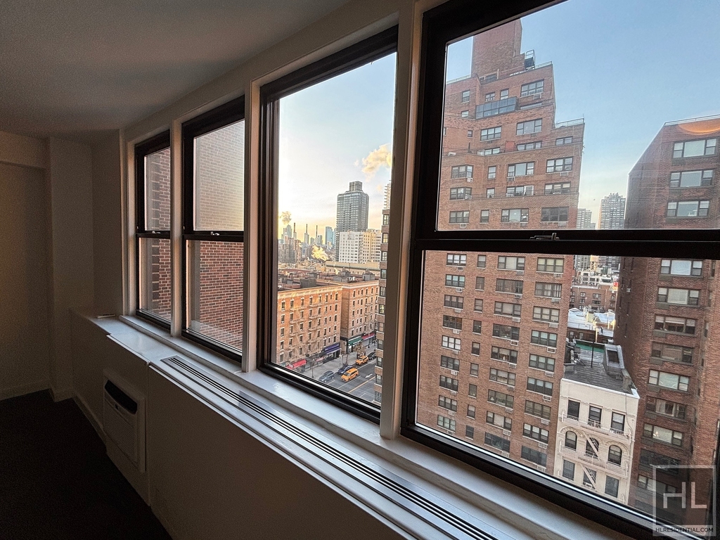 East 79th Street - Photo 5
