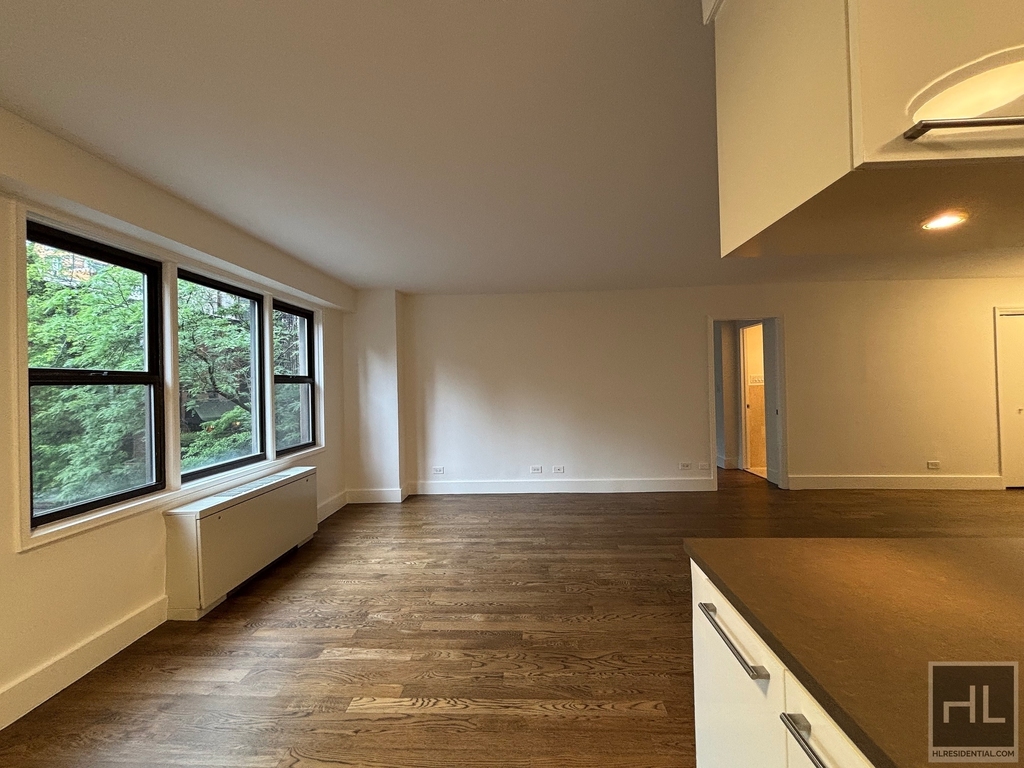 East 63 Street - Photo 9