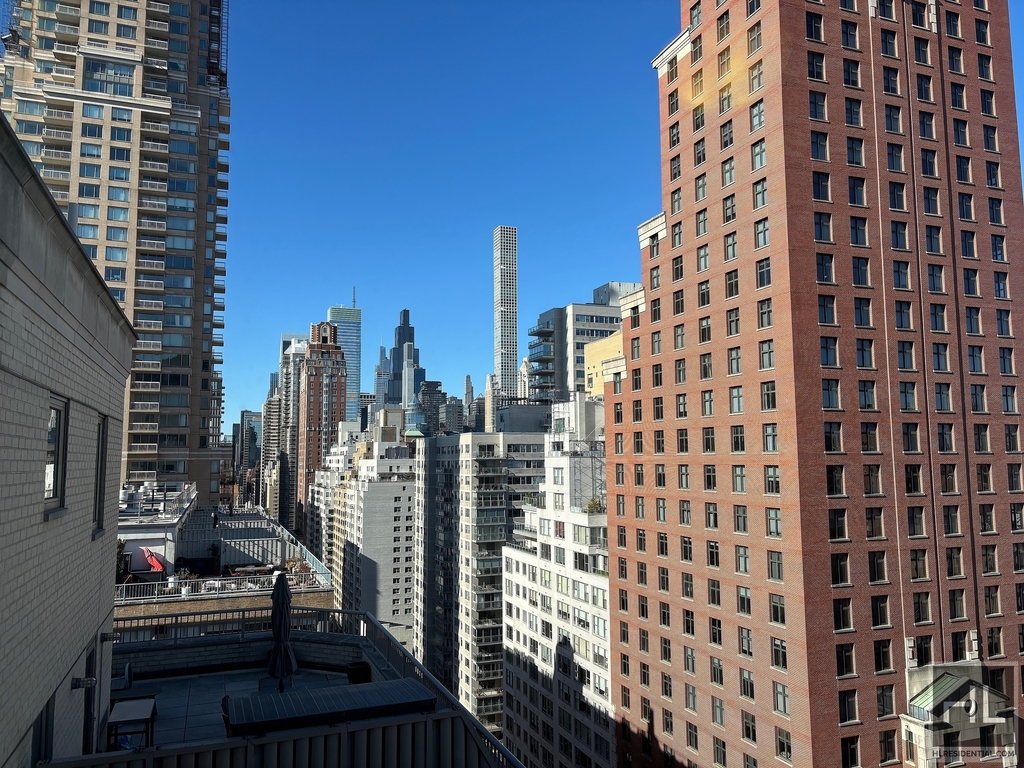 East 71st Street - Photo 8