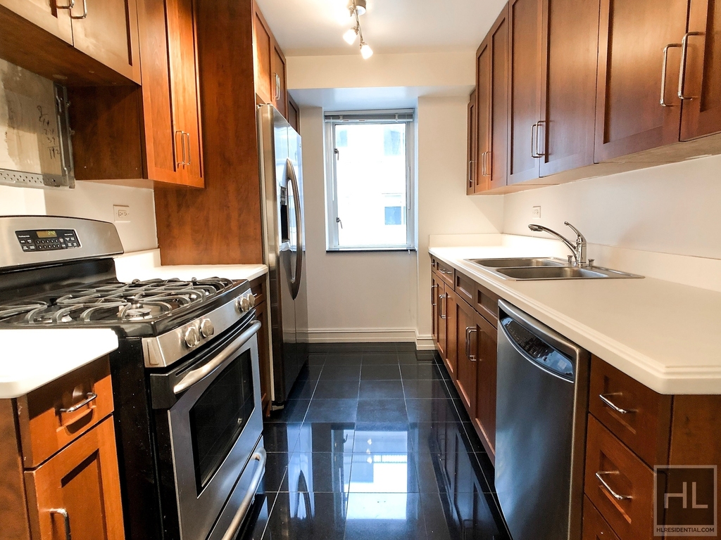 East 71st Street - Photo 0
