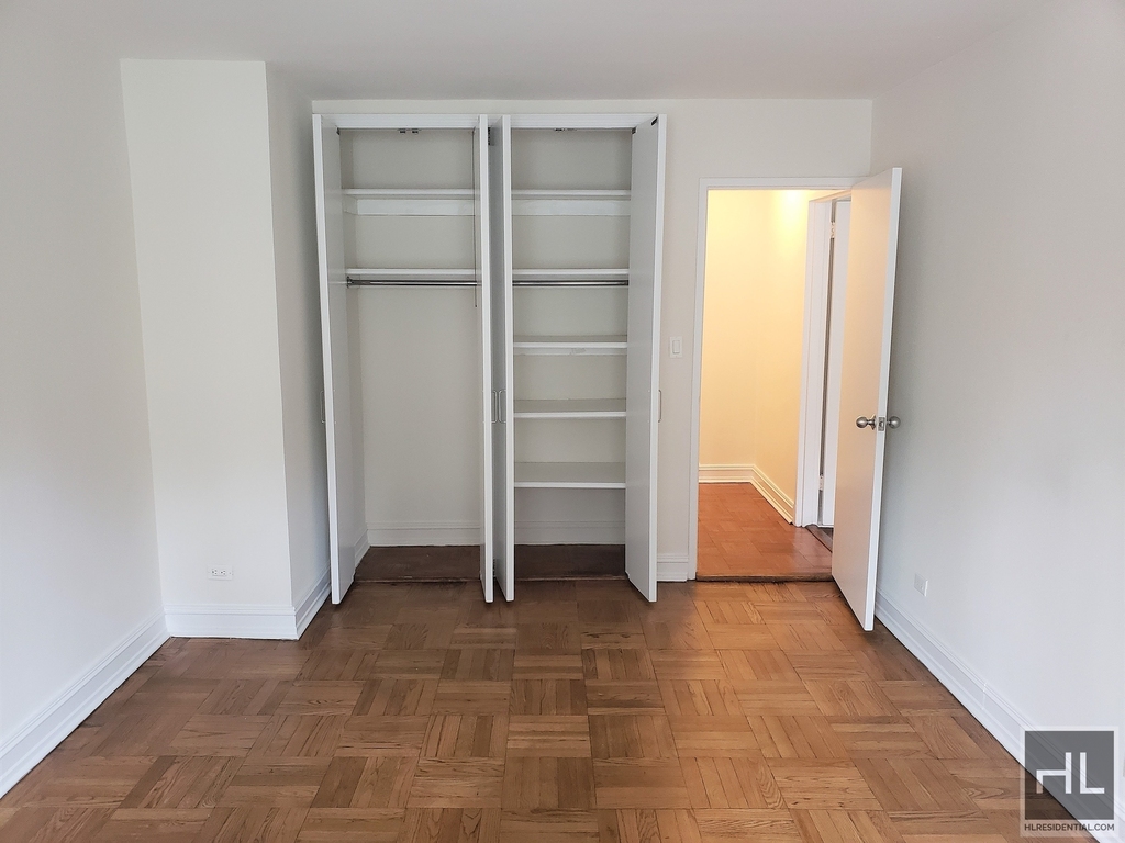East 71st Street - Photo 6
