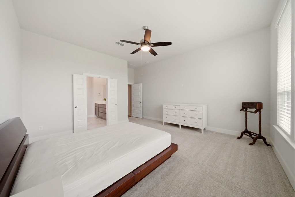 26307 Camden Canyon Avenue - Photo 17