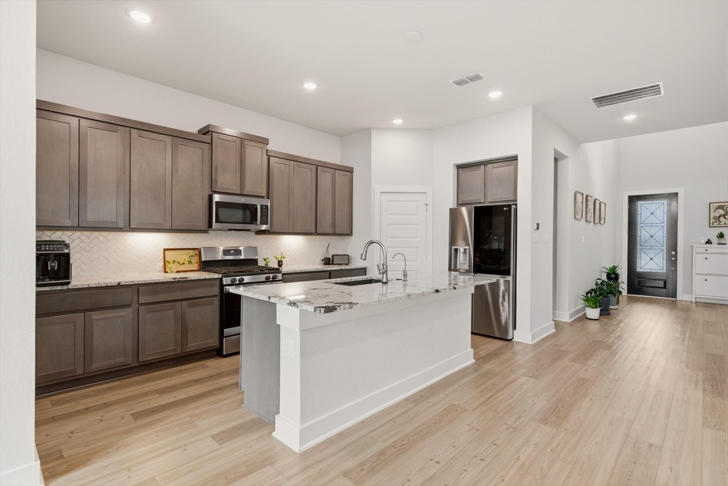 26307 Camden Canyon Avenue - Photo 9