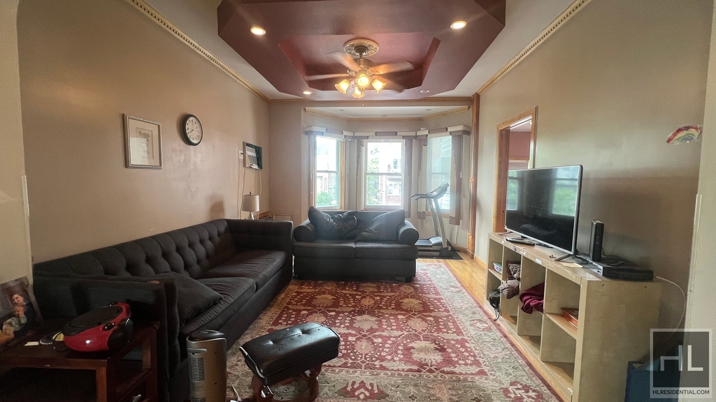 619 East 7 Street - Photo 4