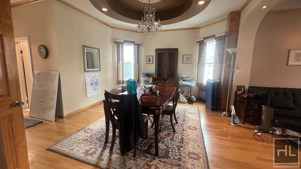 619 East 7 Street - Photo 1