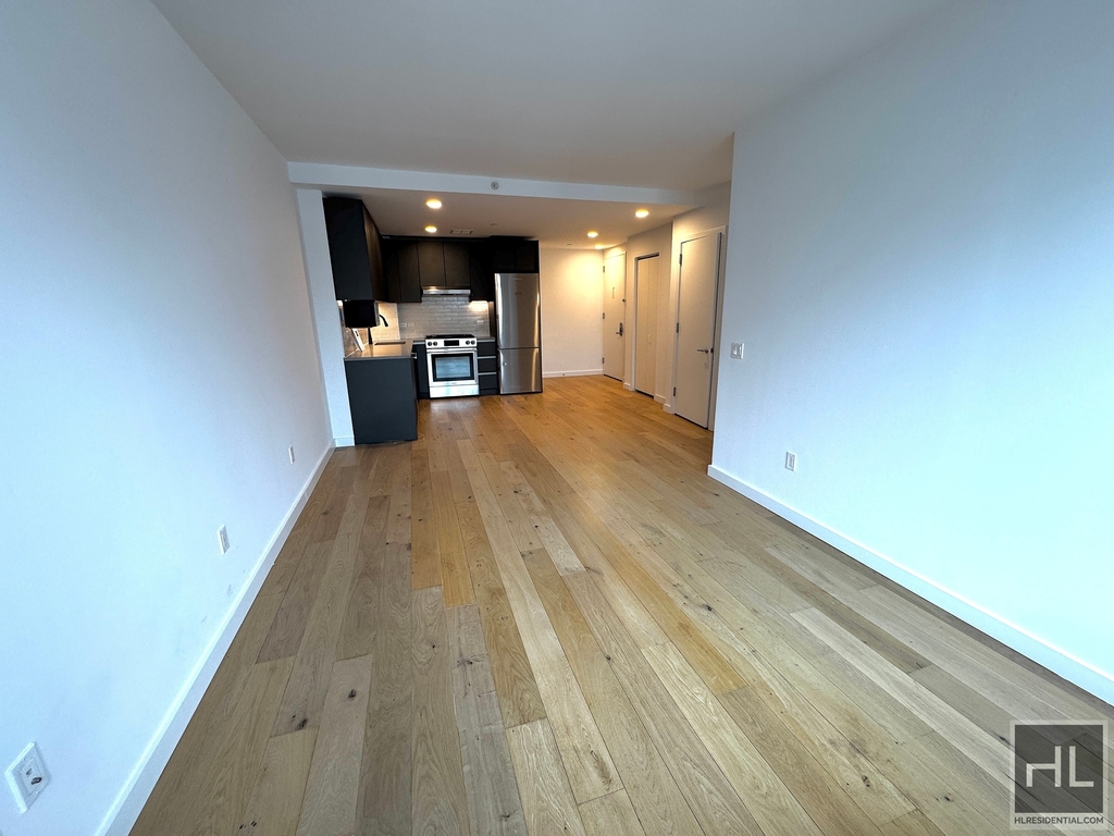 Northern Boulevard - Photo 1
