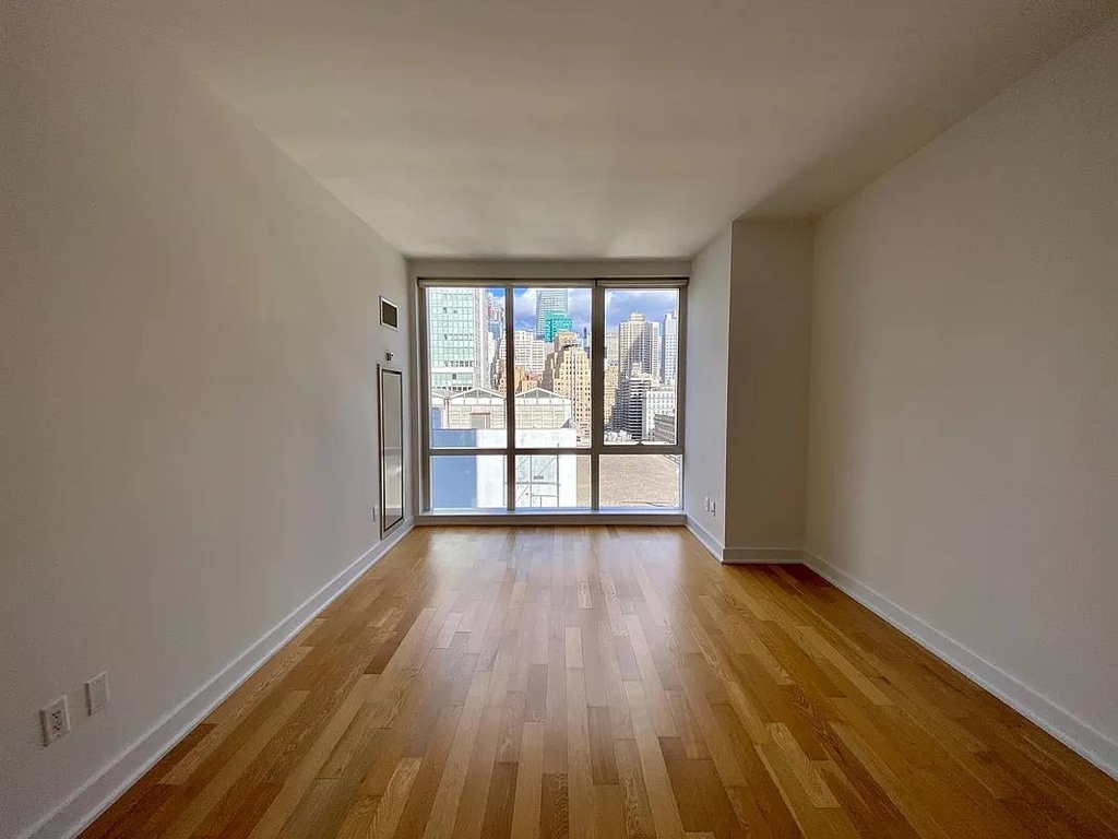 6th Avenue - Photo 6