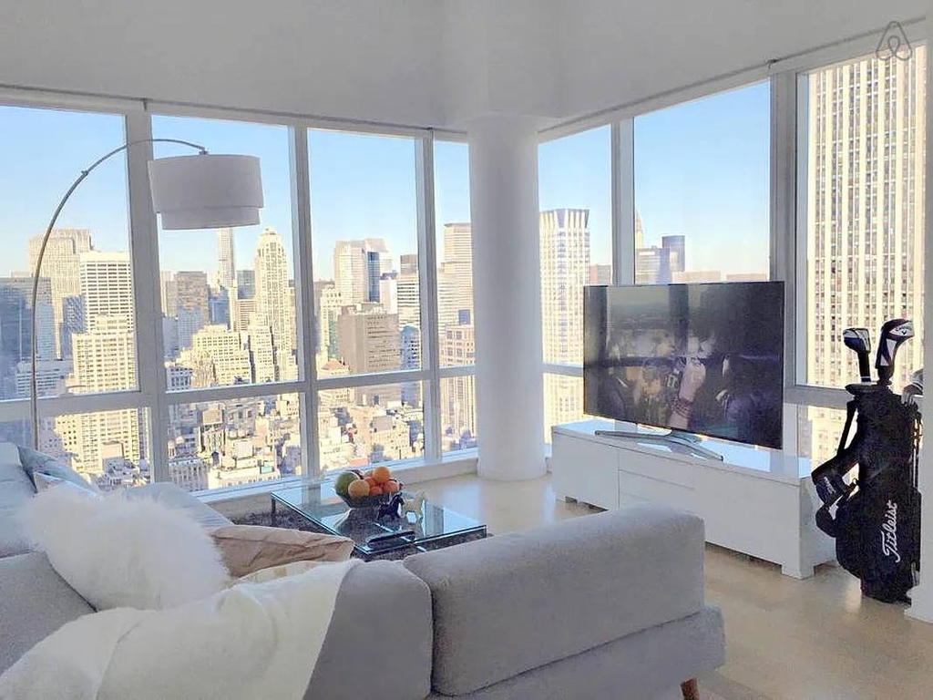 6th Avenue - Photo 3
