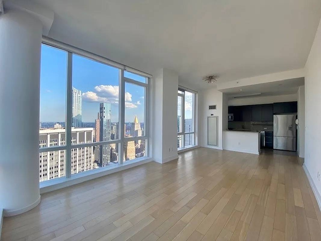 6th Avenue - Photo 1