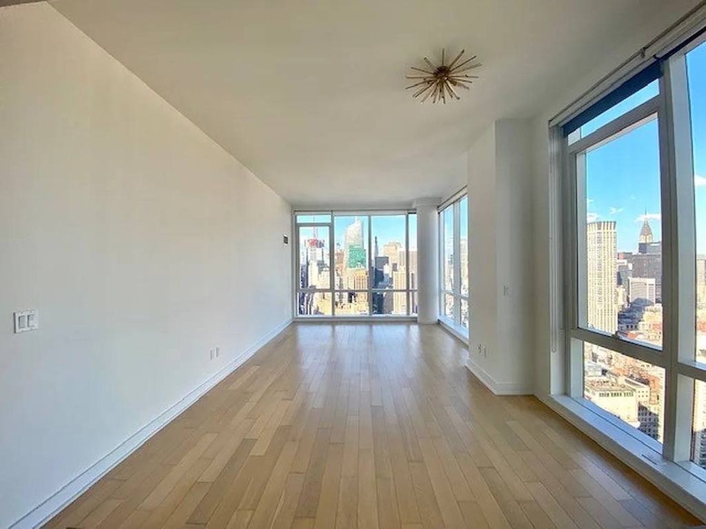 6th Avenue - Photo 0