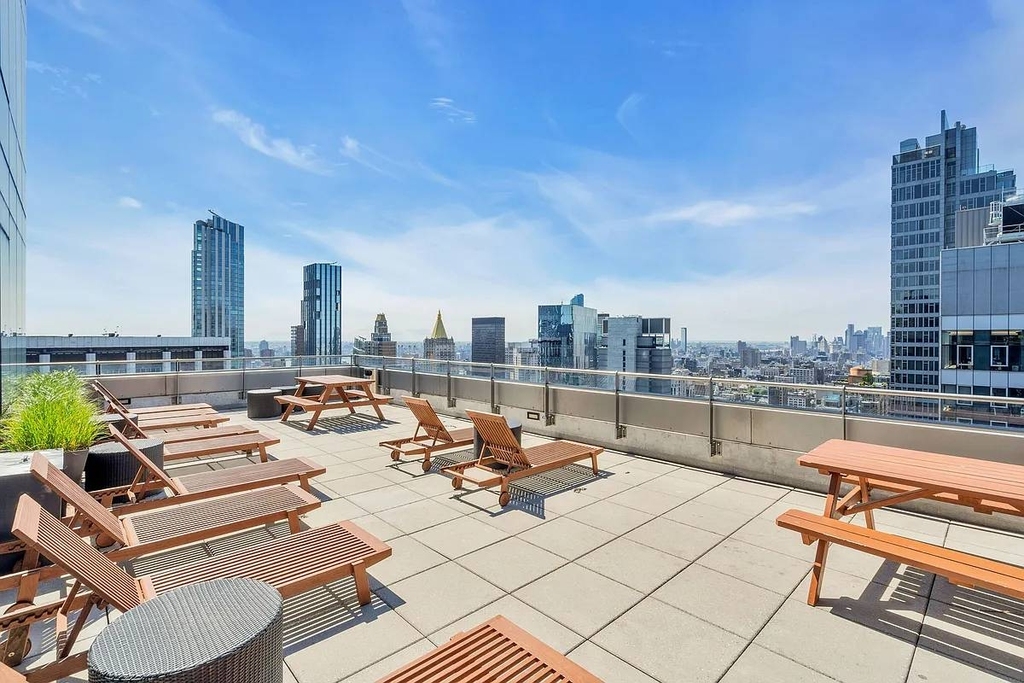 6th Avenue - Photo 15