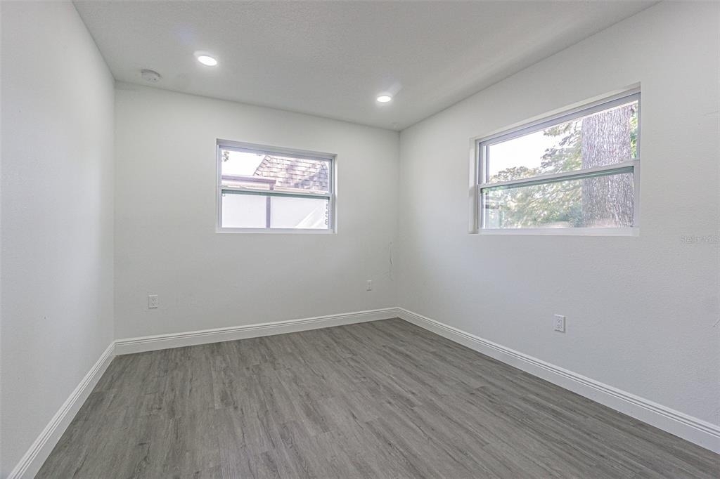 558 Clearwater Largo Road N - Photo 7