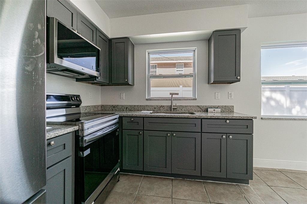 558 Clearwater Largo Road N - Photo 3