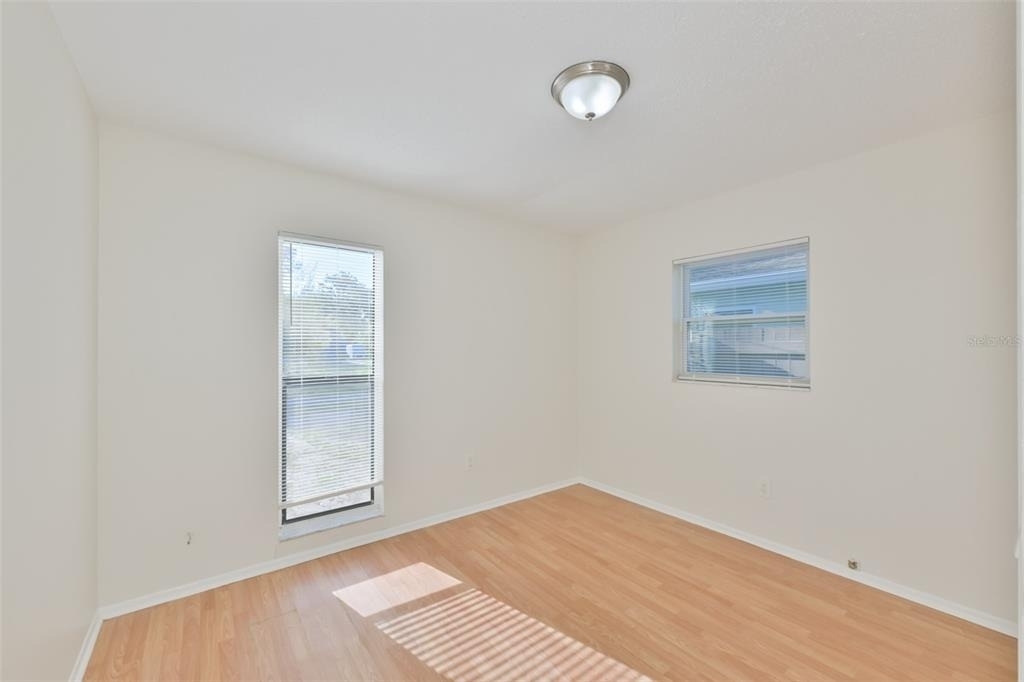 15616 Avalon Avenue - Photo 17