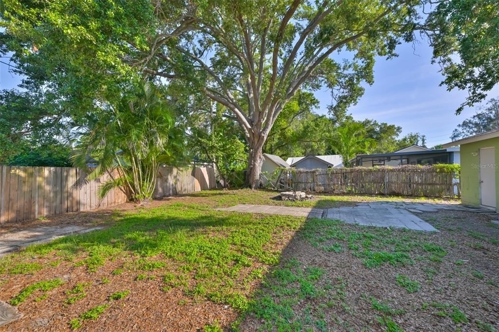 15616 Avalon Avenue - Photo 21