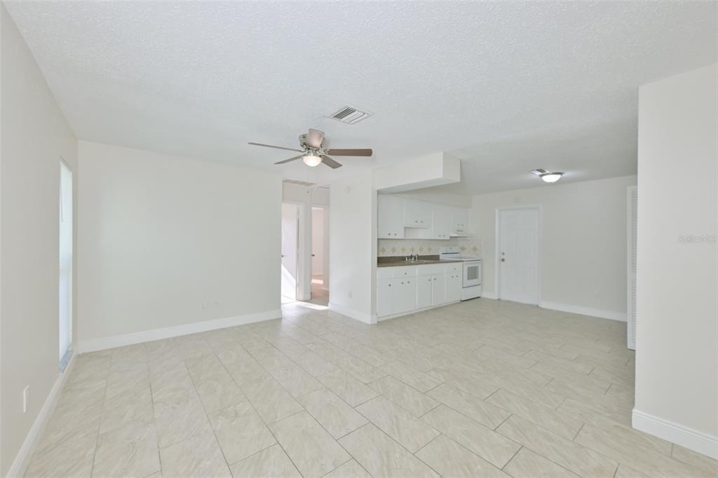 15616 Avalon Avenue - Photo 3
