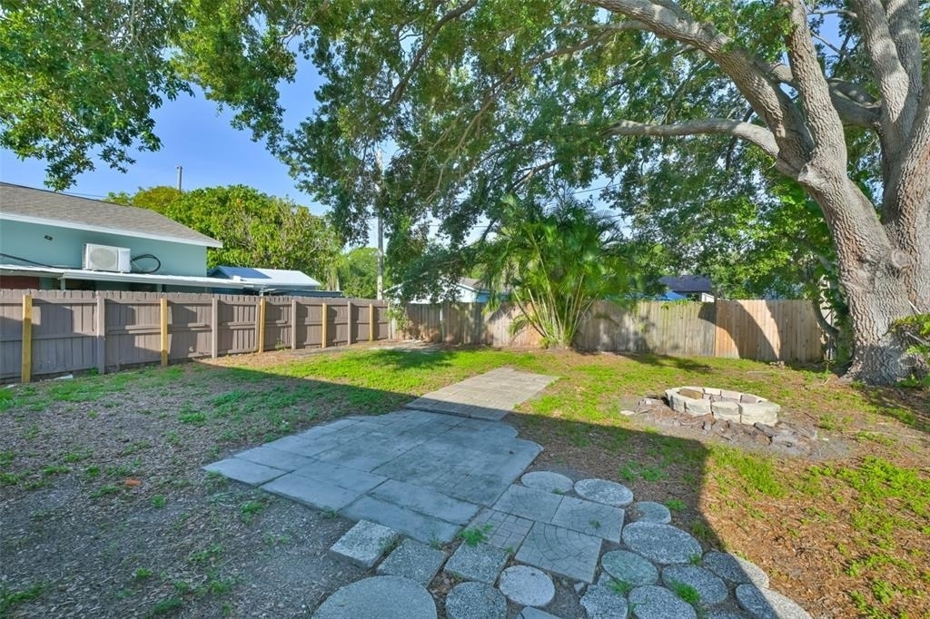 15616 Avalon Avenue - Photo 20