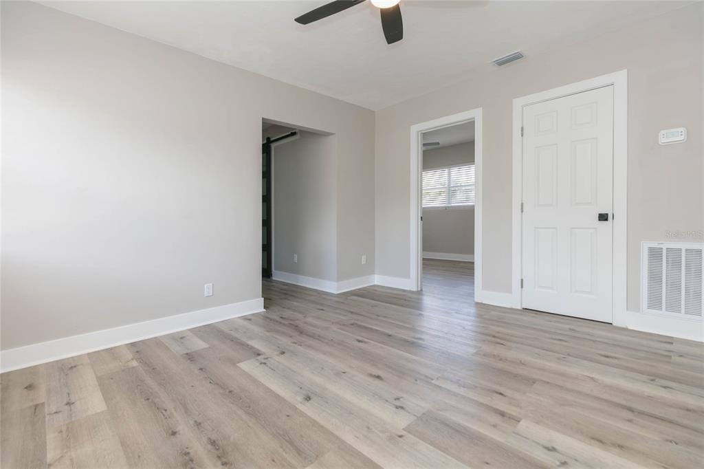 2600 52nd Avenue N - Photo 4