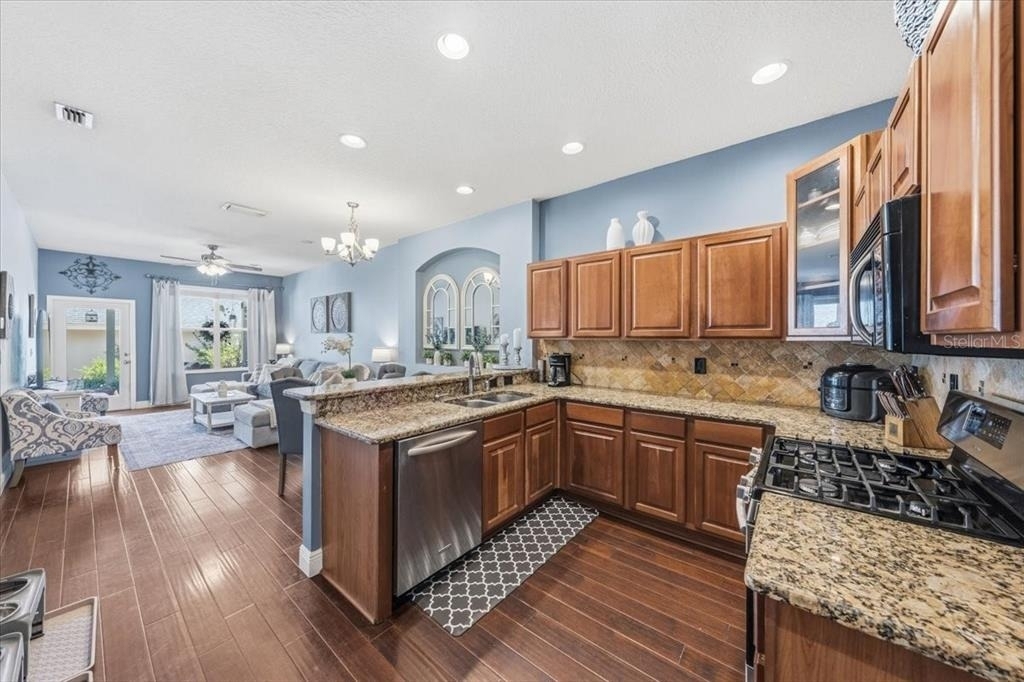 9606 Royce Drive - Photo 4