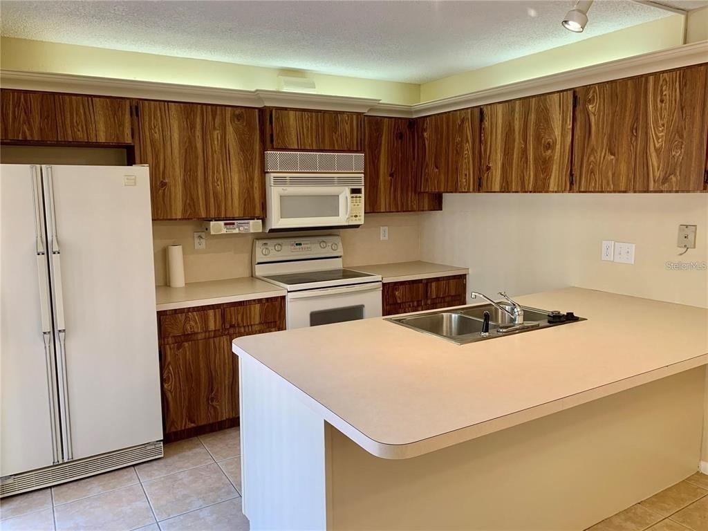 2602 7th Court - Photo 3