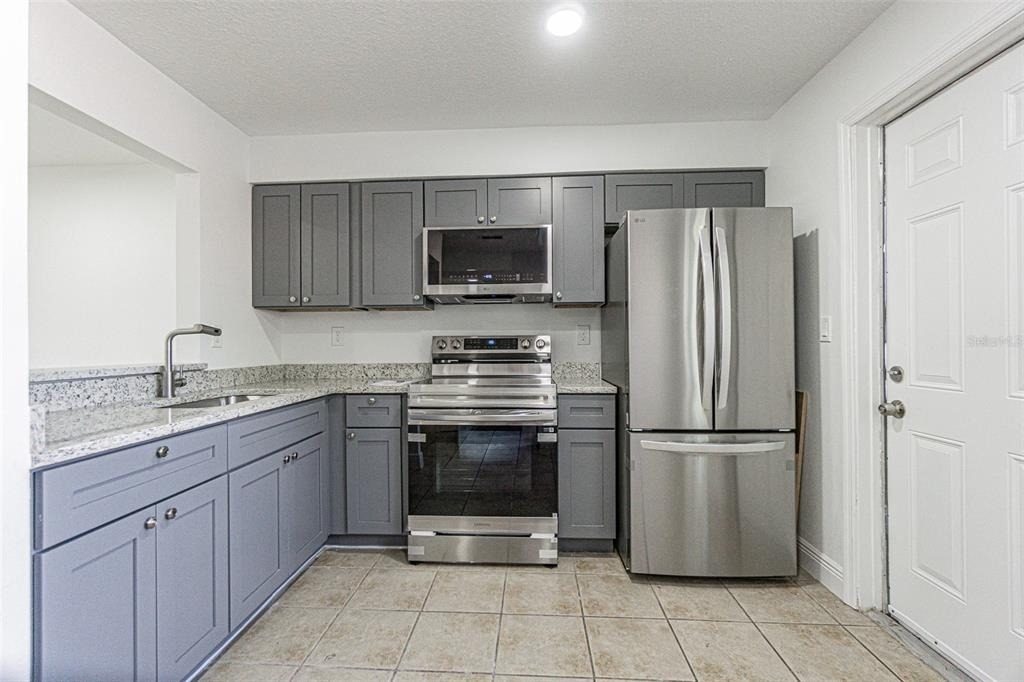 556 Clearwater Largo Road N - Photo 4