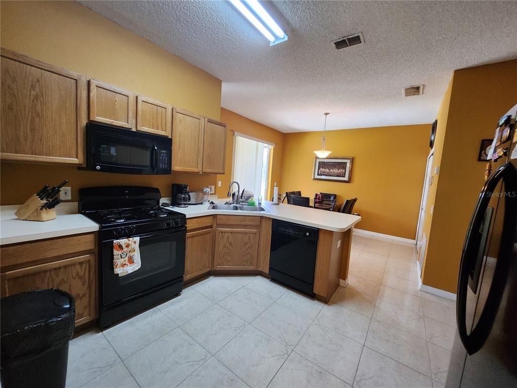 2503 Buttercup Court - Photo 7