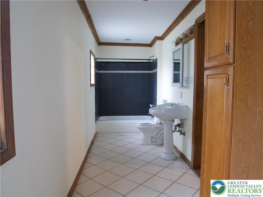 1020 Ferry Street - Photo 12
