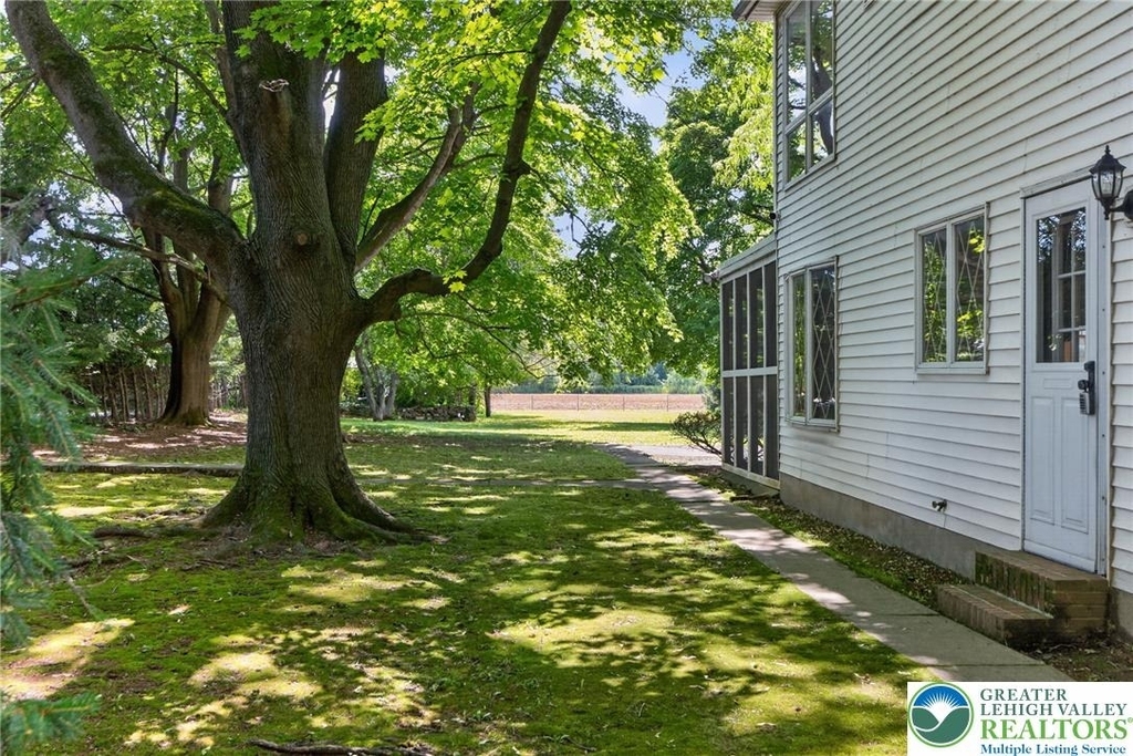 1226 Trexlertown Rd - Photo 4
