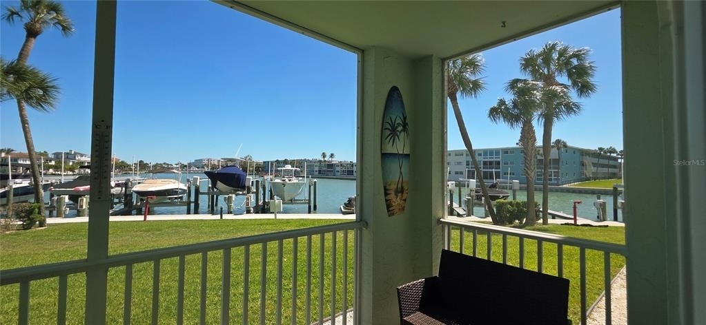 400 64th Avenue - Photo 4