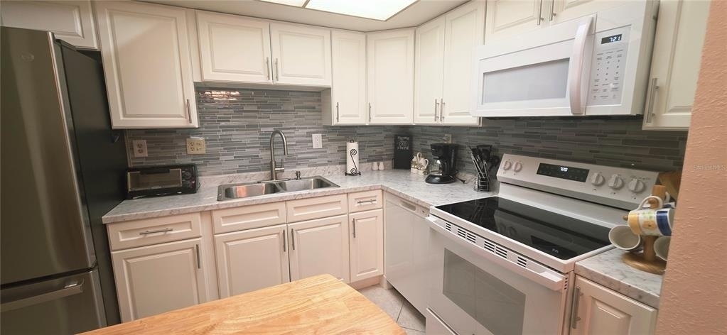 400 64th Avenue - Photo 12