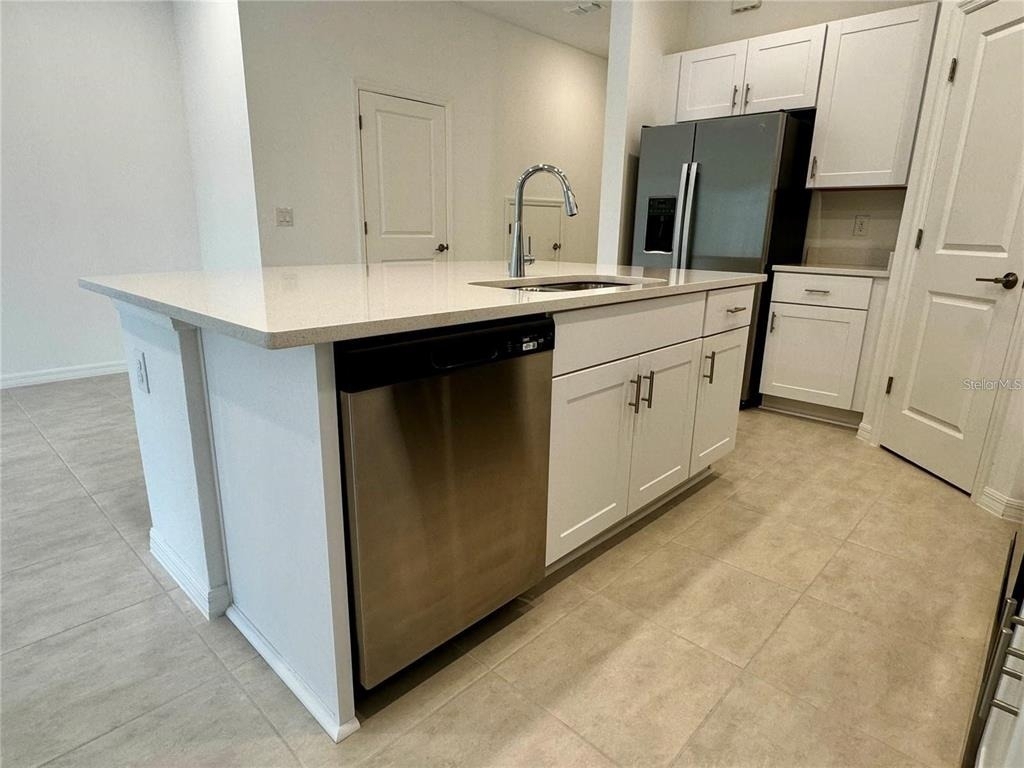 3037 Canary Avenue - Photo 3