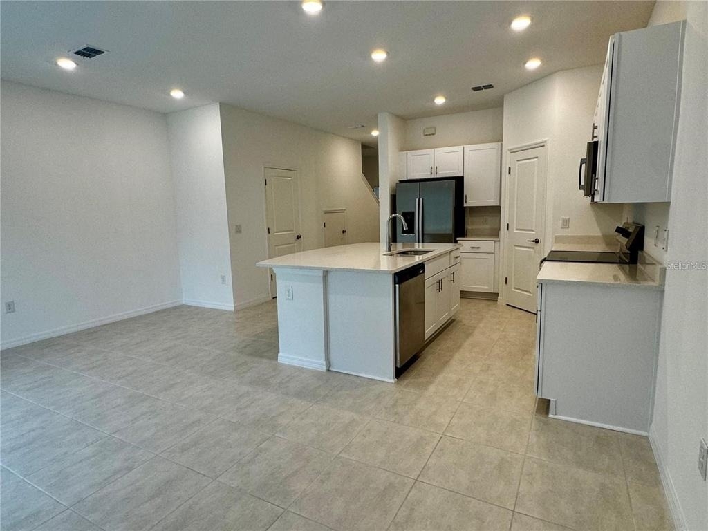 3037 Canary Avenue - Photo 1