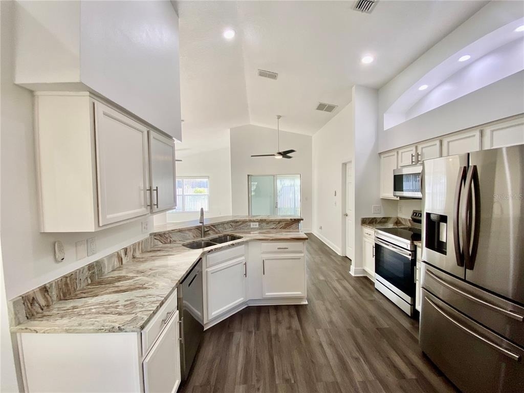 10264 Oak Crest Road - Photo 6