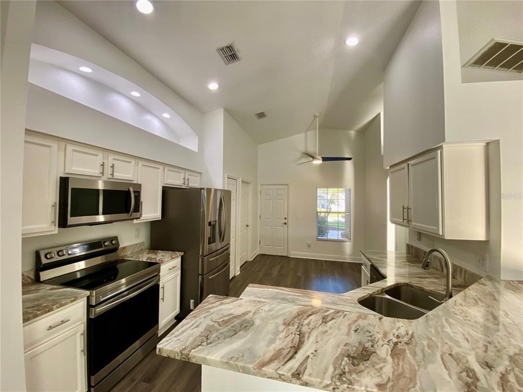 10264 Oak Crest Road - Photo 10